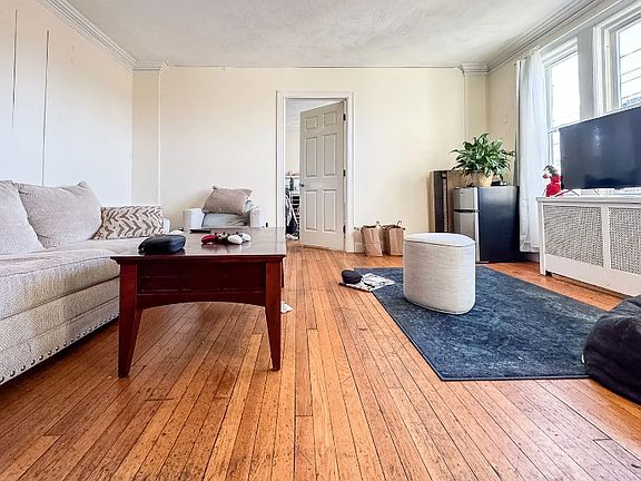 2nd image of 26 Manet Rd #2B