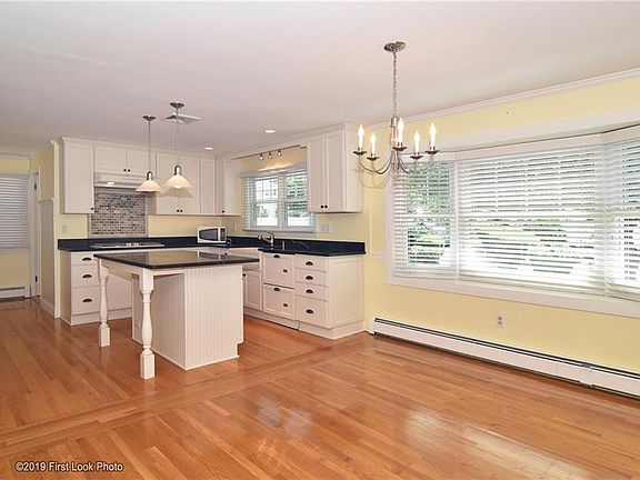 5th image of 19 Doyle Dr