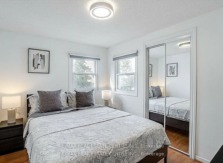 2046 Glenada Cres — Photo 25