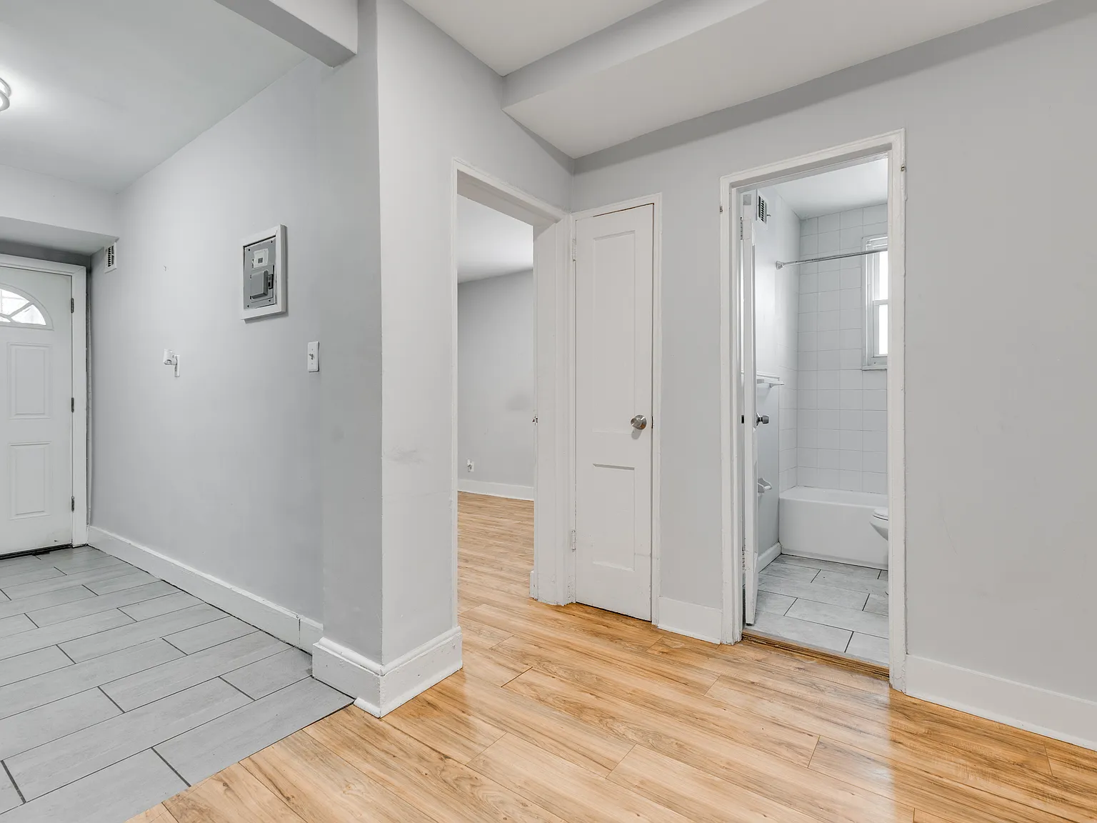 1 bed, 666 sqft, $1,200 — Photo 3
