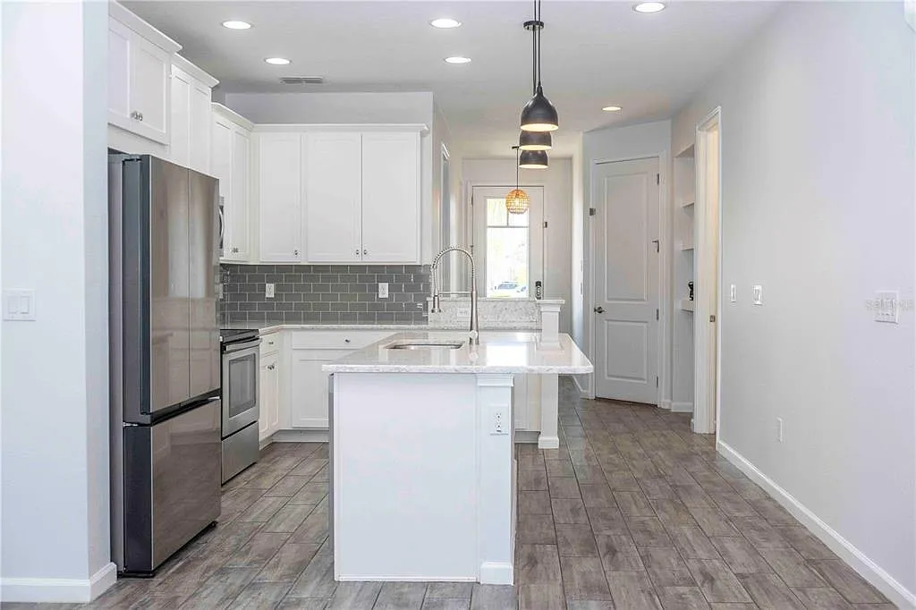 Building Photo - 11737 Brookside Dr
