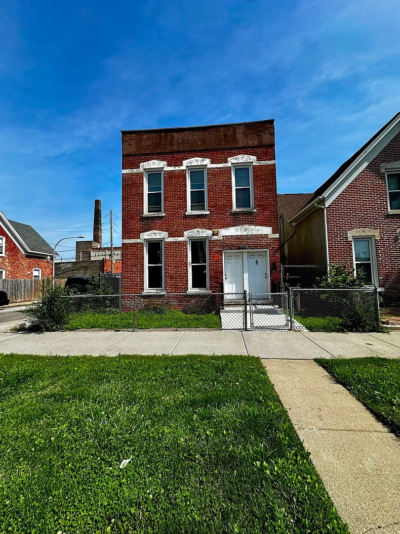 2 bed, 800 sqft, $1,399 — Photo 1