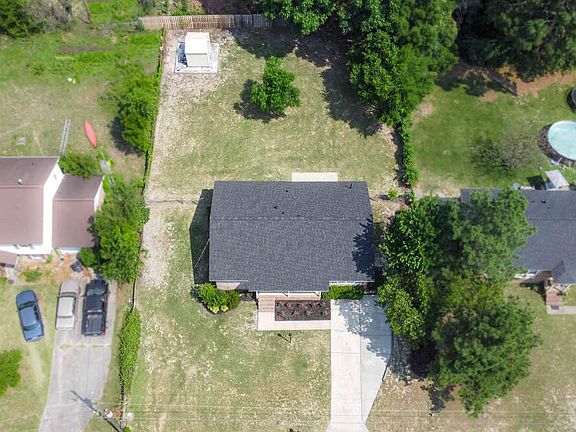 2nd image of 609 Edisto Dr
