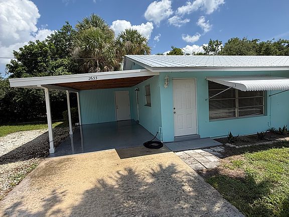 2nd image of 2643 NE Palm Ave W