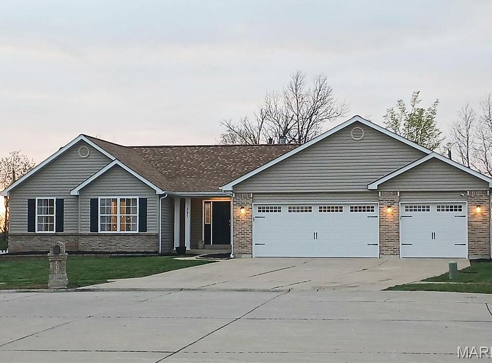 2nd image of 331 Aspen Creek Dr