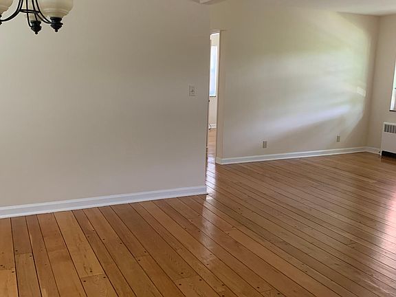 2nd image of 6817 Wooster Pike