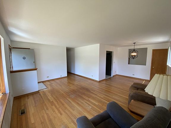 5th image of 708 Greenwood Dr