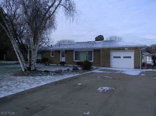 873 Valley View Dr, Brookfield, OH 44403