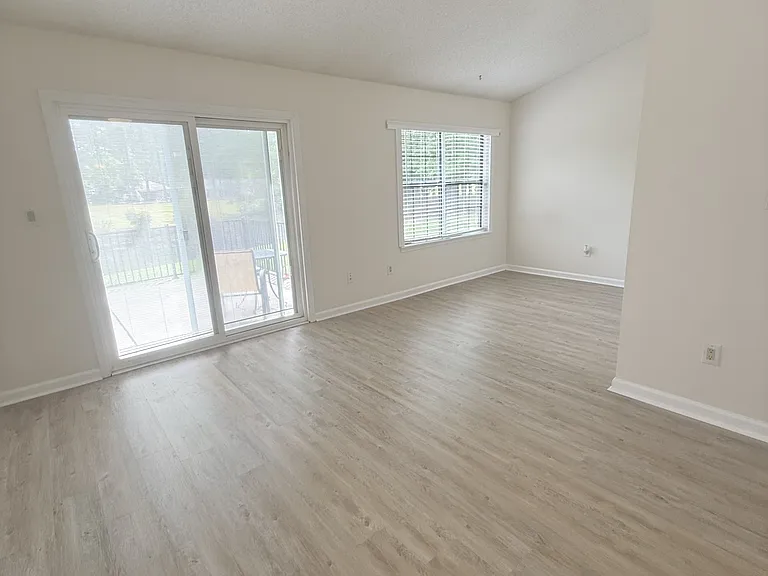 6576 Pebble Beach Cres — Photo 12