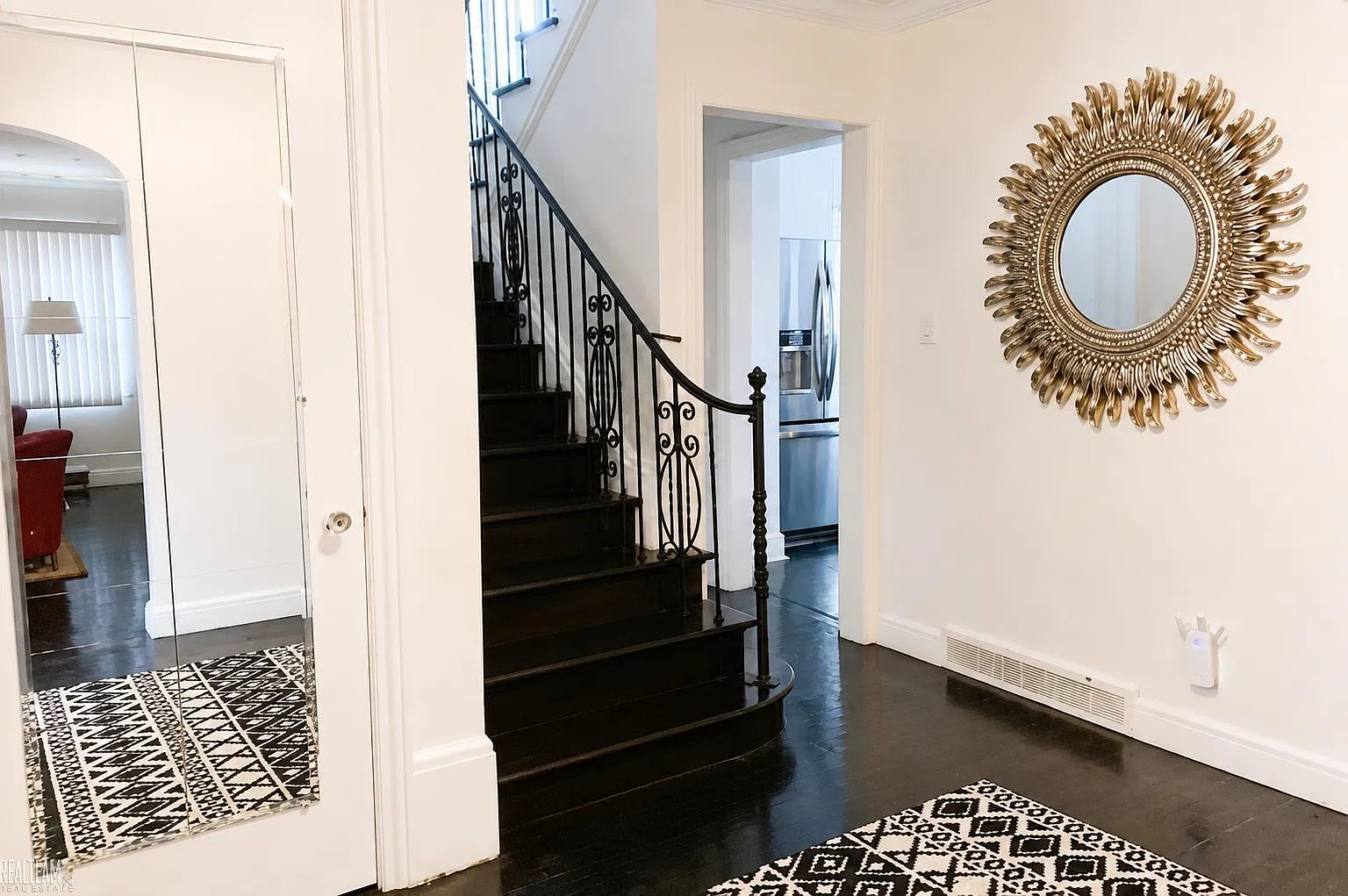 1 bed, 1.5 bath, 2669 sqft, $850 — Photo 2