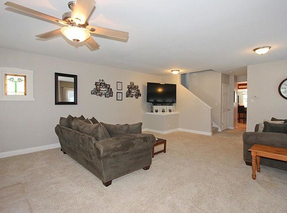 4th image of 843 Elgin Ave