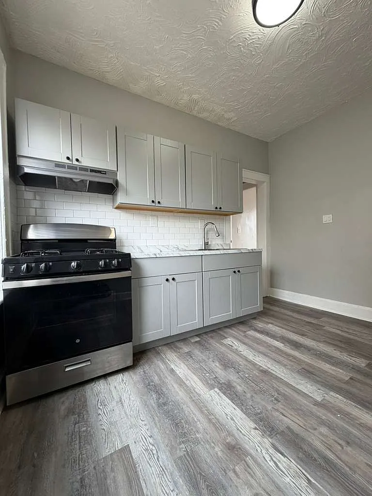 2 bed, 800 sqft, $1,675 — Photo 1