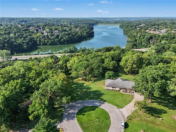 6501 NW Valley View St, Kansas City, MO 64152