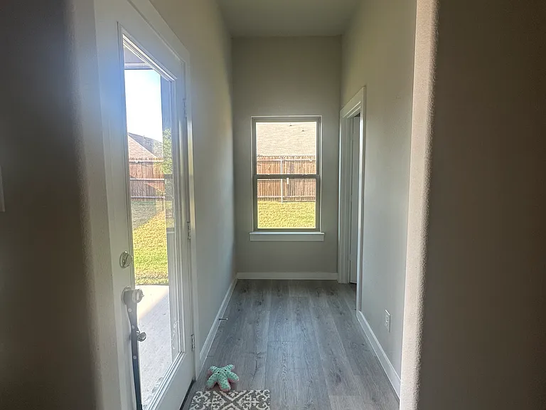 3242 Baehr Dr — Photo 11