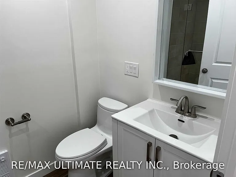 1065B Saint Clair Ave W — Photo 16