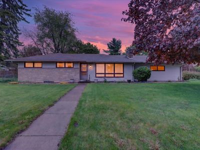 814 N Drake Rd, Kalamazoo, MI, 49006