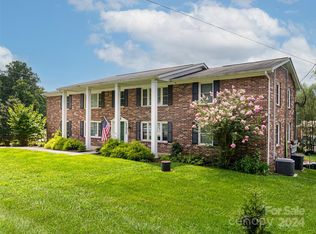 530 Whispering Hills Dr APT 2, Hendersonville, NC 28792