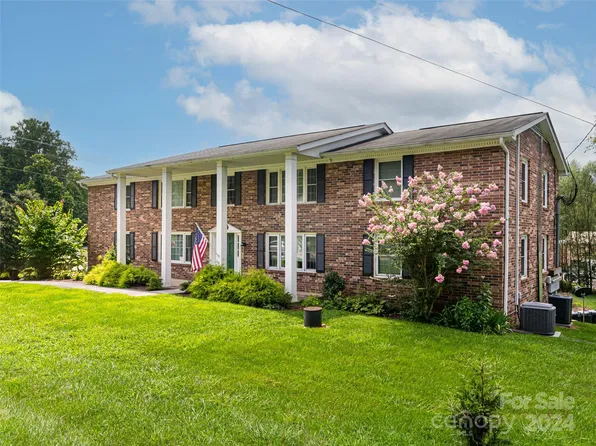 530 Whispering Hills Dr APT 2, Hendersonville, NC 28792