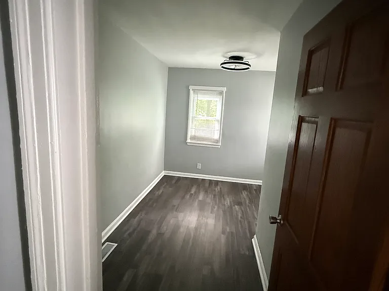 2041 Glenridge Dr — Photo 1