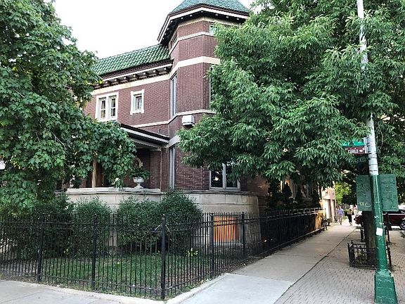 3rd image of 2556 N Kedzie Blvd #1