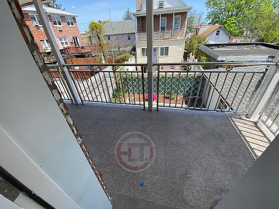 4th image of 846 Wilcox Ave #2