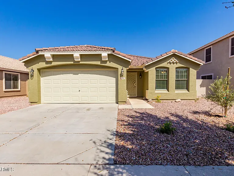 641 S 153rd Ln — Photo 15