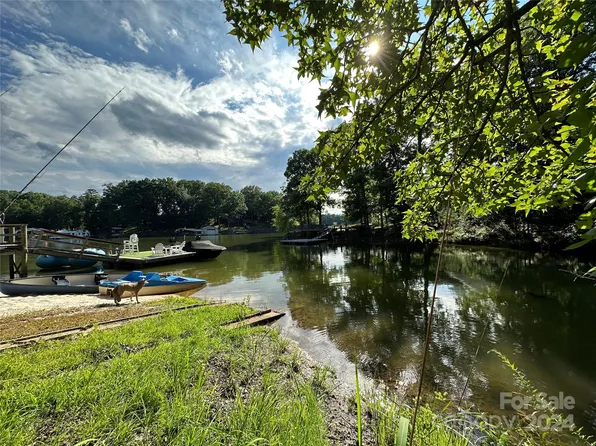 16025 Little Ray Ct, Charlotte, NC 28278