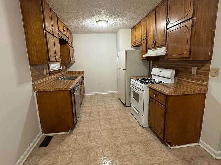 111 Fairhaven Ct — Photo 21