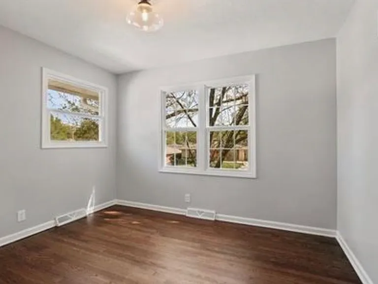 1704 NE 68th Pl — Photo 6