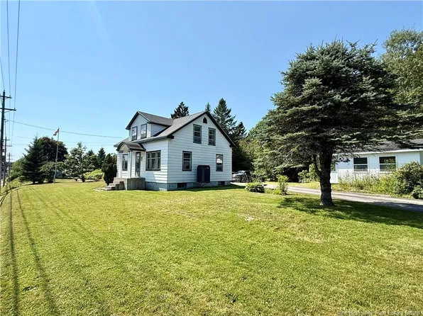 18 Letete Rd, Saint George, NB E5C 3H2