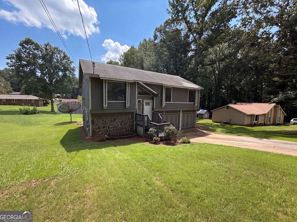 1st image of 165 Splitwood Ln