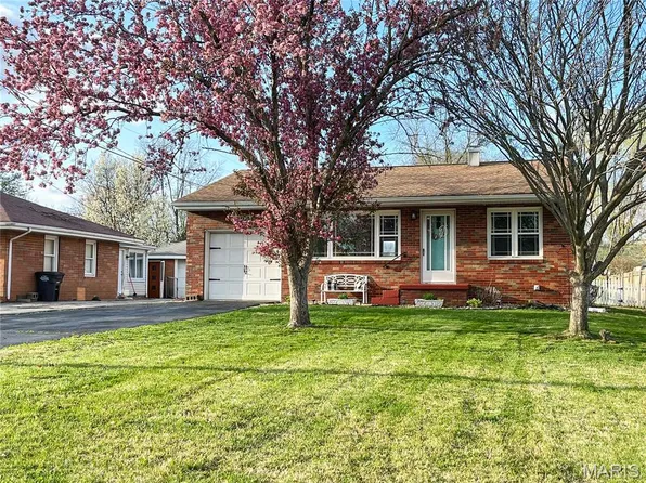 768 Oakwood Ave, East Alton, IL 62024