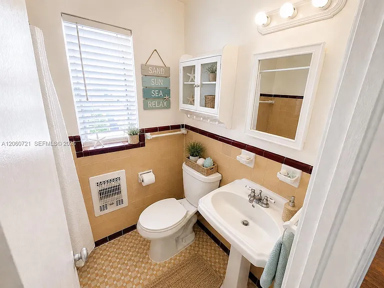 7407 Byron Ave #3 — Photo 21