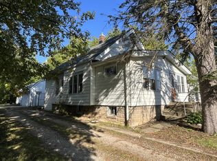 1213 S 97th St, West Allis, WI 53214