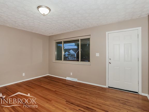 5th image of 9321 Comstock Dr