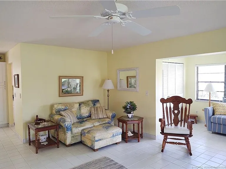 SE Sea Island Way — Photo 14