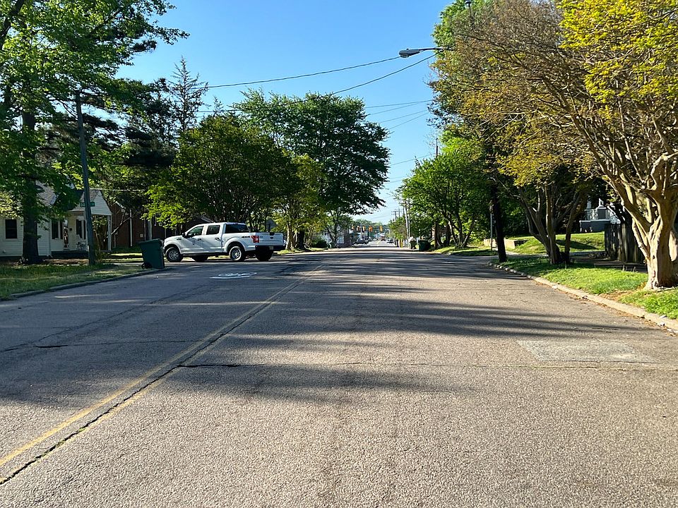 2nd image of 207 N 15th Ave