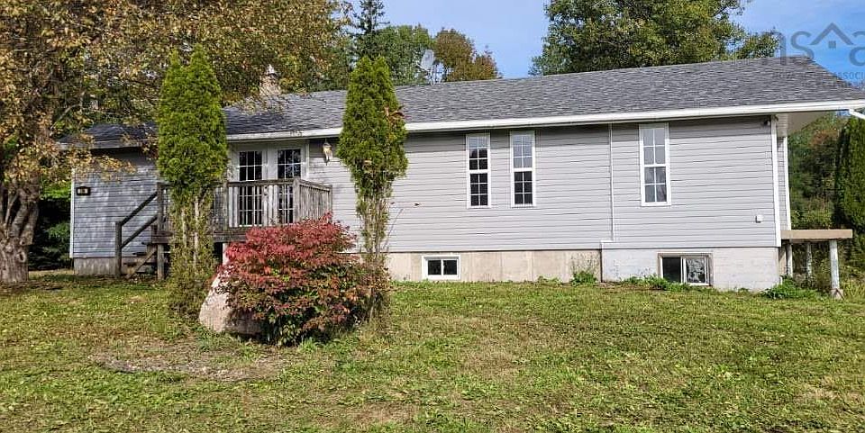 2nd image of 714 Walburne Rd