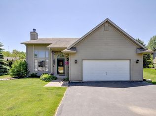 5747 Ridgecrest Dr, Racine, WI 53403