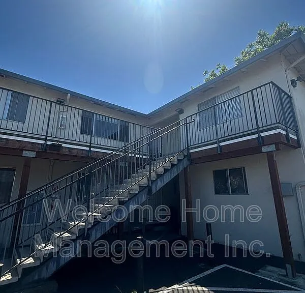429 Smalley Ave #5 — Photo 1