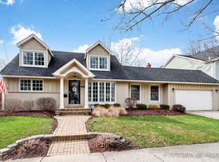 825 Highview Ave, Glen Ellyn, IL 60137