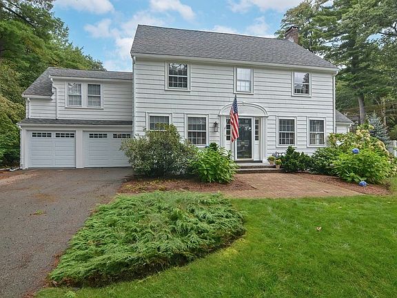 3rd image of 1 Brookfield Cir
