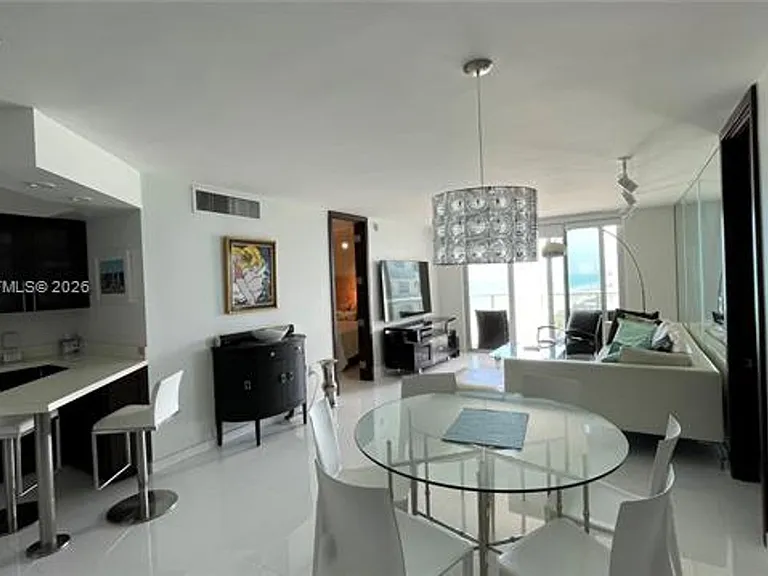 5701 Collins Ave #1714 — Photo 3