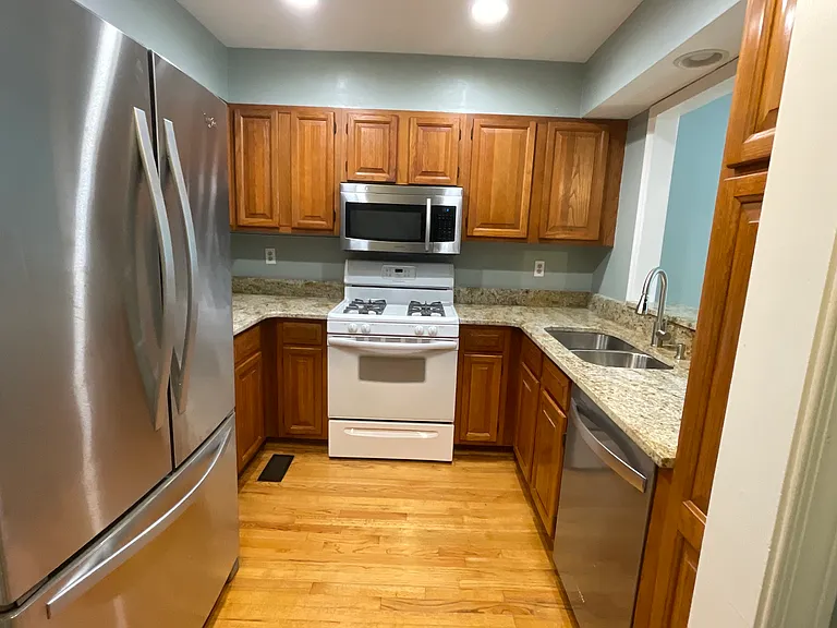 Oakridge Cir — Photo 8
