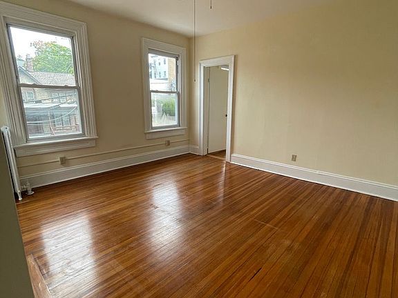 5th image of 15 N Washington St APT 2