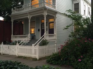 922 T St, Sacramento, CA 95811