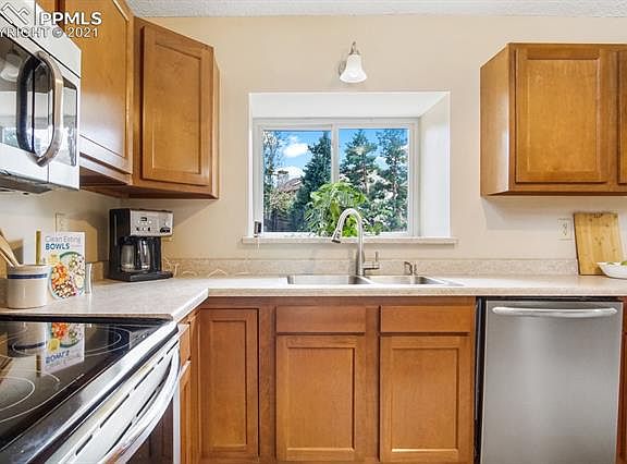 3rd image of 7655 Conifer Dr