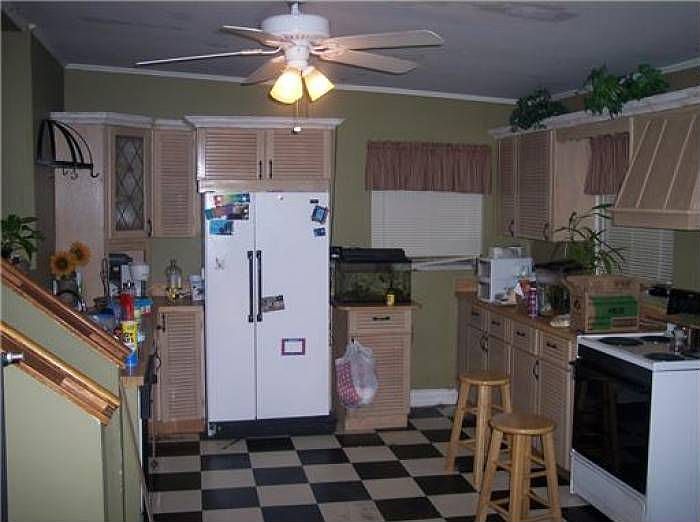 2nd image of 302 Lang Rd