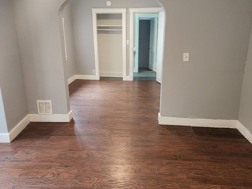 1st image of 818 Gephart Dr APT C
