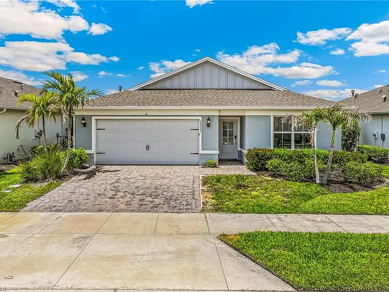 42425 Cascade Dr — Photo 3